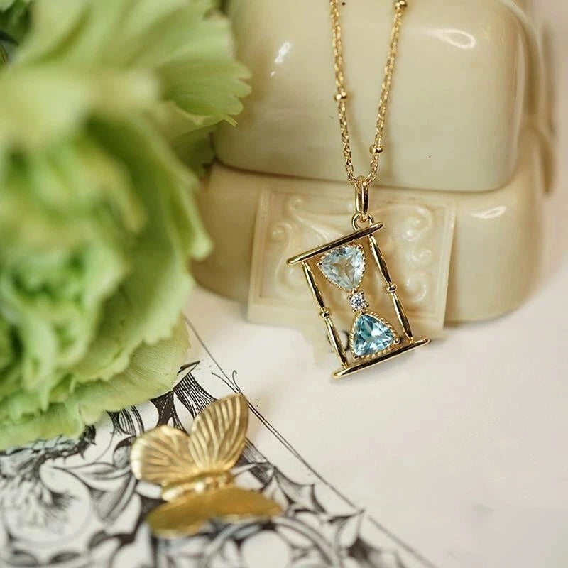 Golden pendant necklace accessory, necklace jewelry birthday and graduation gift