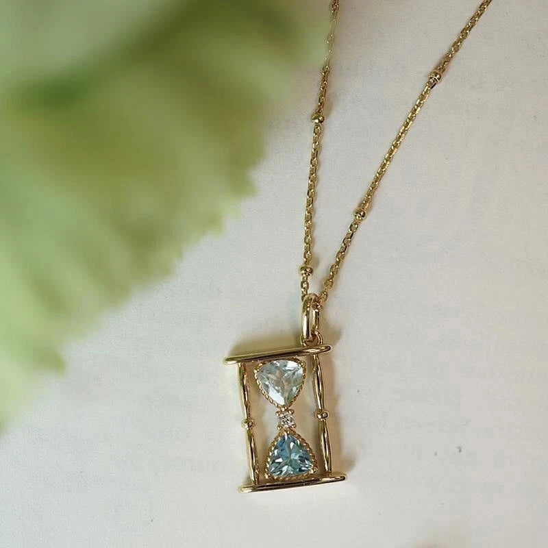 Golden pendant necklace accessory, necklace jewelry birthday and graduation gift