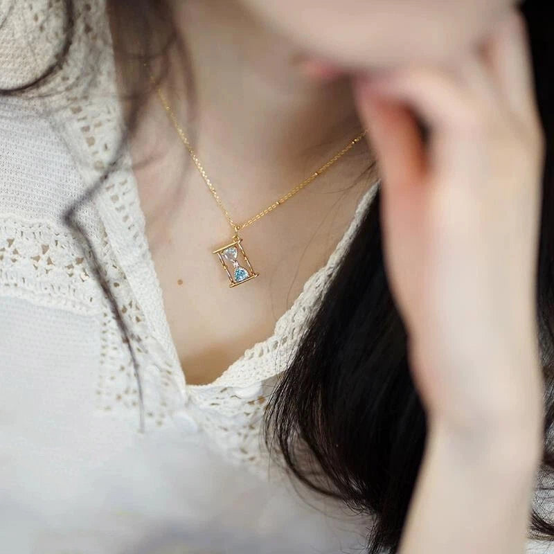 Golden pendant necklace accessory, necklace jewelry birthday and graduation gift